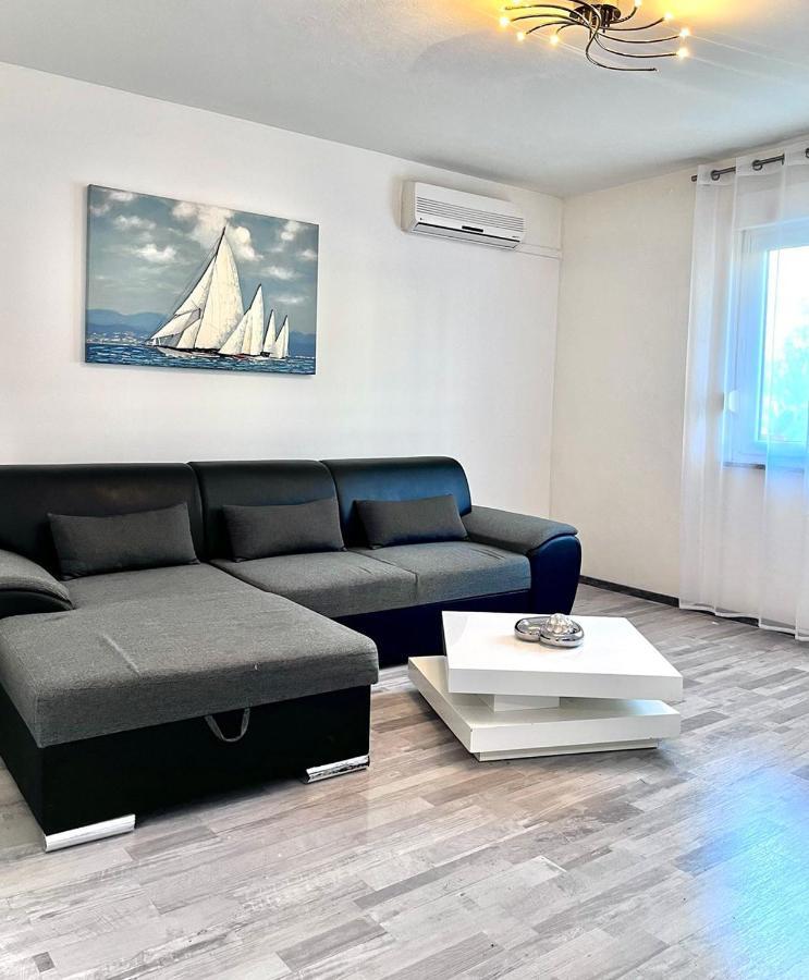 Luana Lux Apartment بولا المظهر الخارجي الصورة